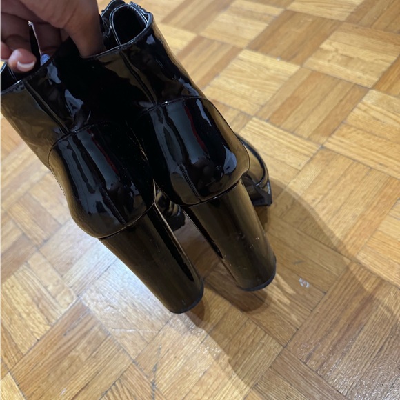 Black boots - Picture 4 of 6